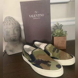 NIB Valentino Garavani Canvas Slip-On Sneakers Camo Unisex M9.5 / W11 $770